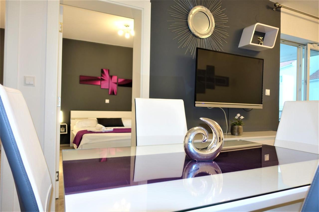 New And Modern Apartment Karavona Bol Exteriör bild